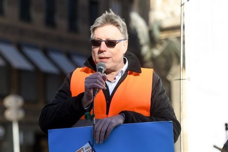 Dr. Andreas Segerer