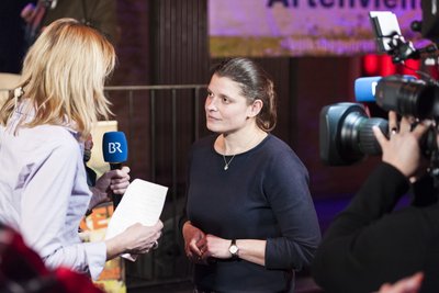Agnes Becker im Interviewmarathon...